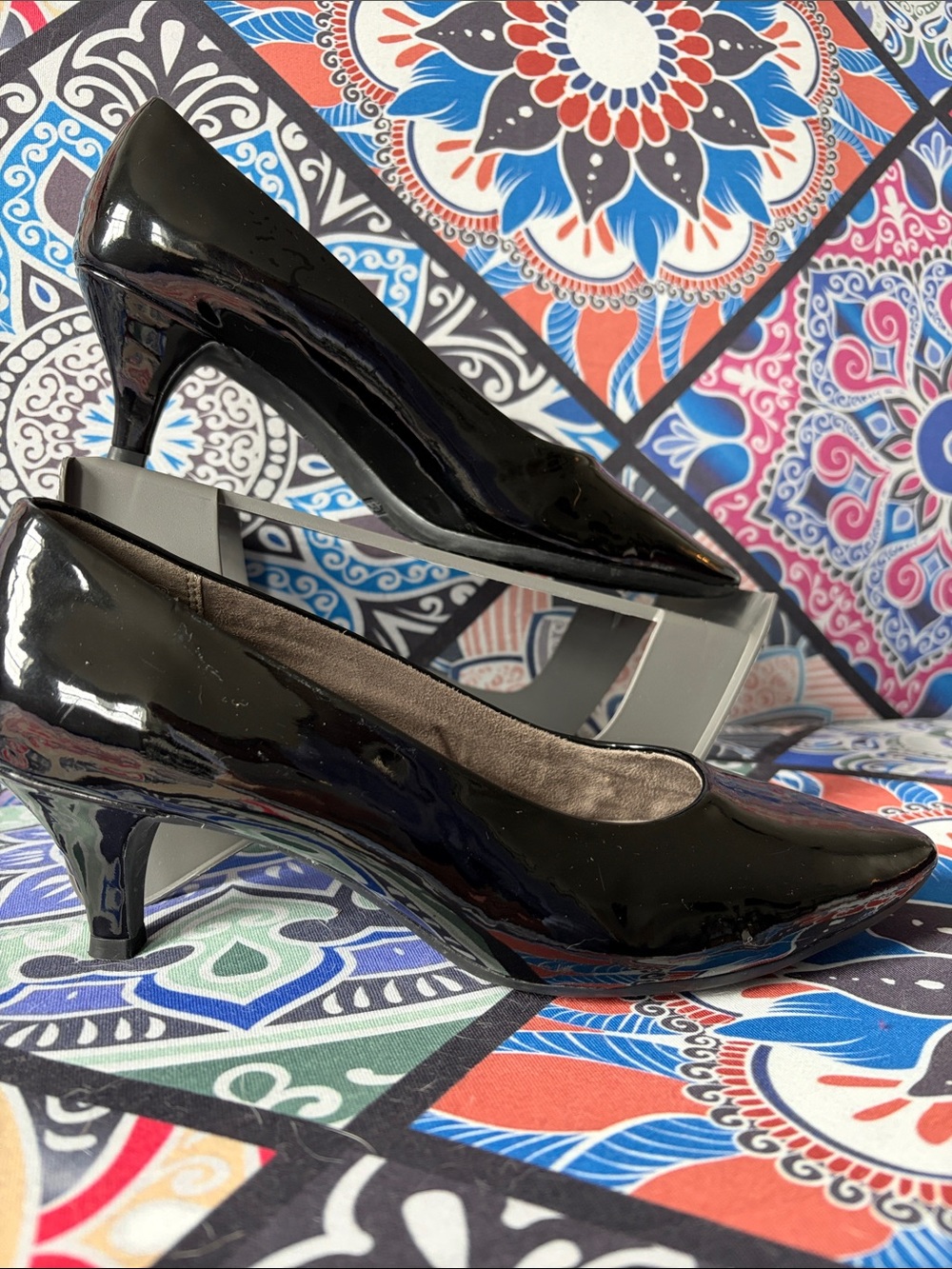 AEROSOLES Black Patent Low Heel Pumps NWOT For Everyday Wear